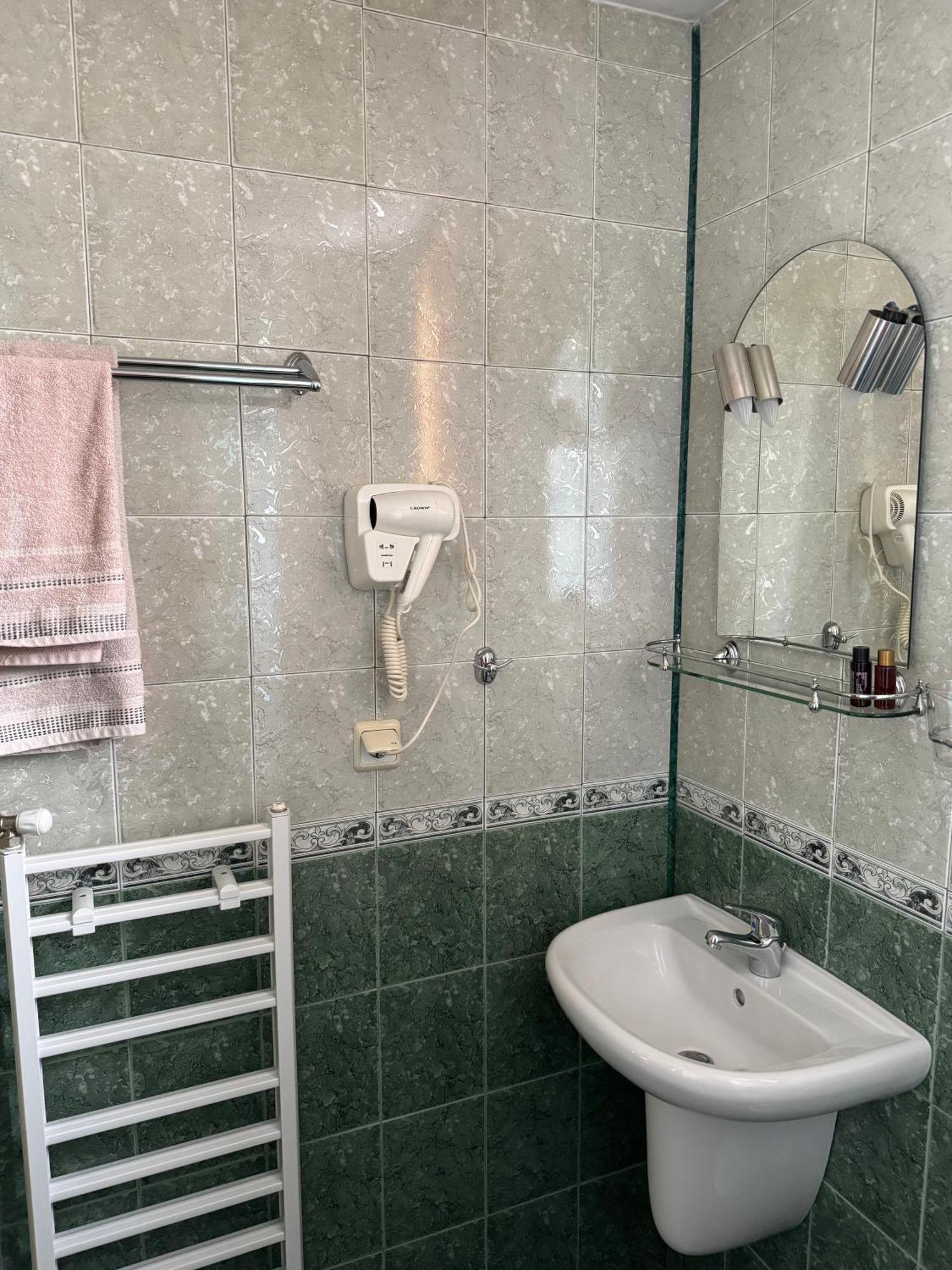Mama Emiliya Guest House بيلي اسكار المظهر الخارجي الصورة
