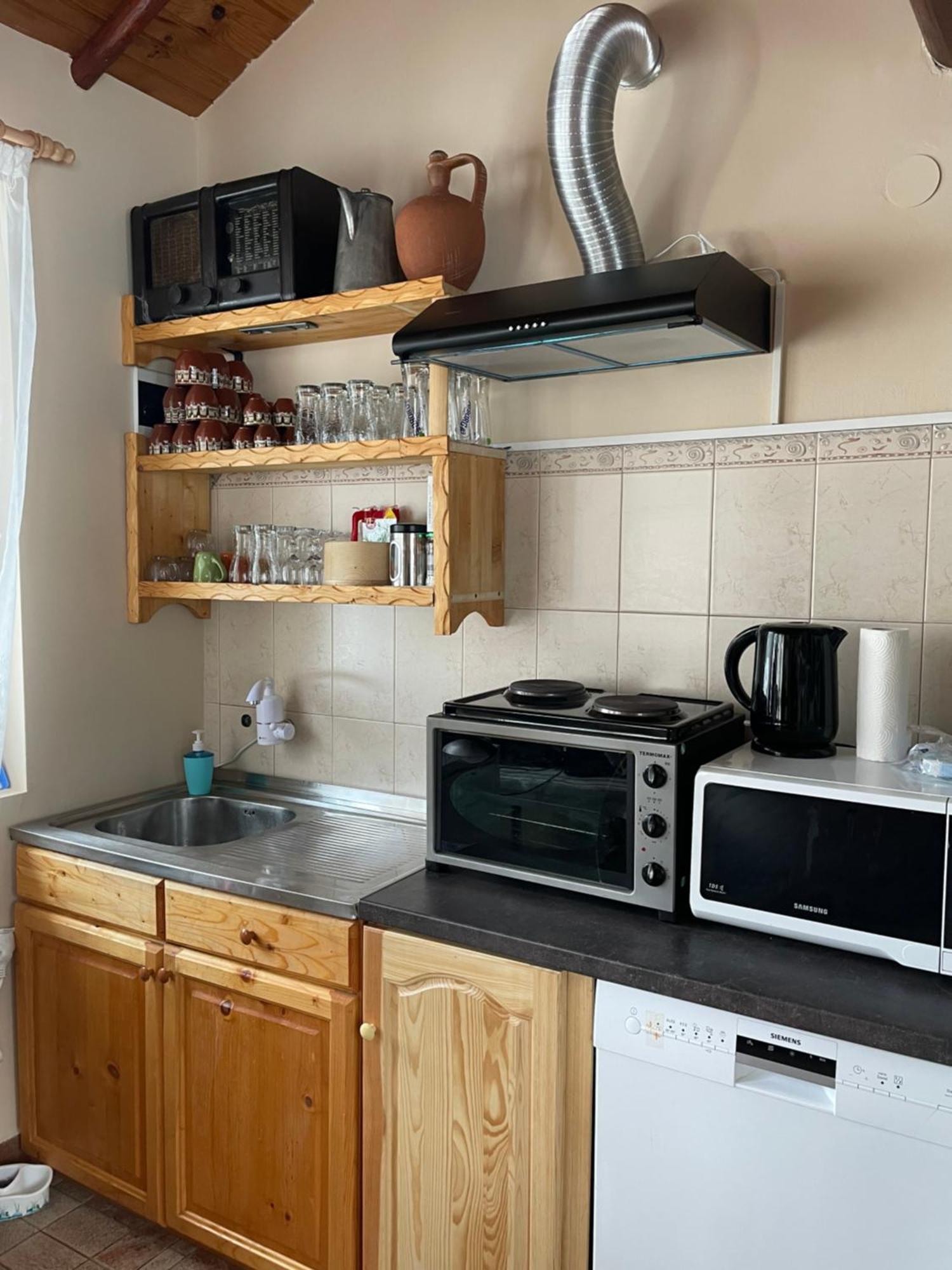 Mama Emiliya Guest House بيلي اسكار المظهر الخارجي الصورة