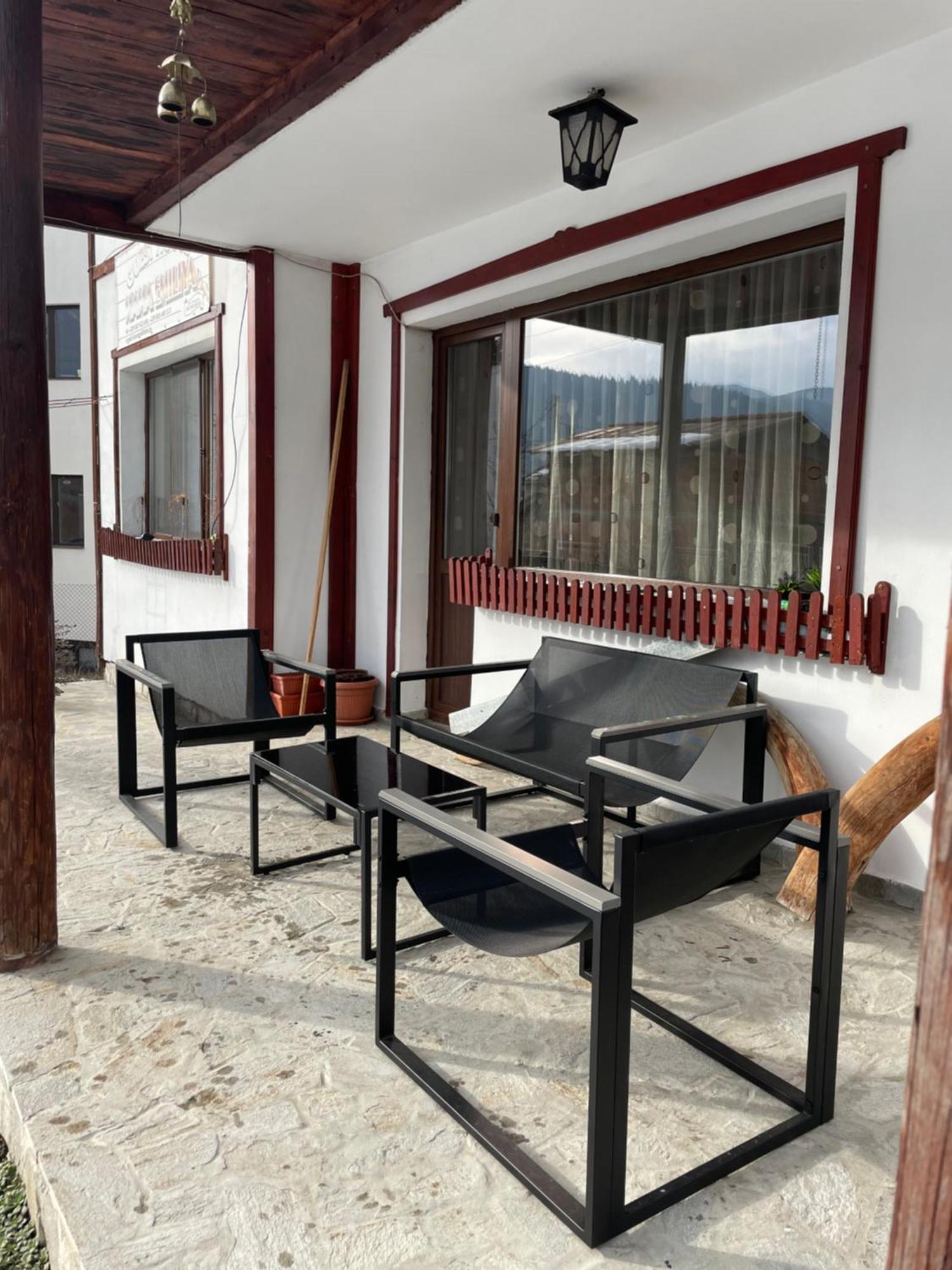 Mama Emiliya Guest House بيلي اسكار المظهر الخارجي الصورة